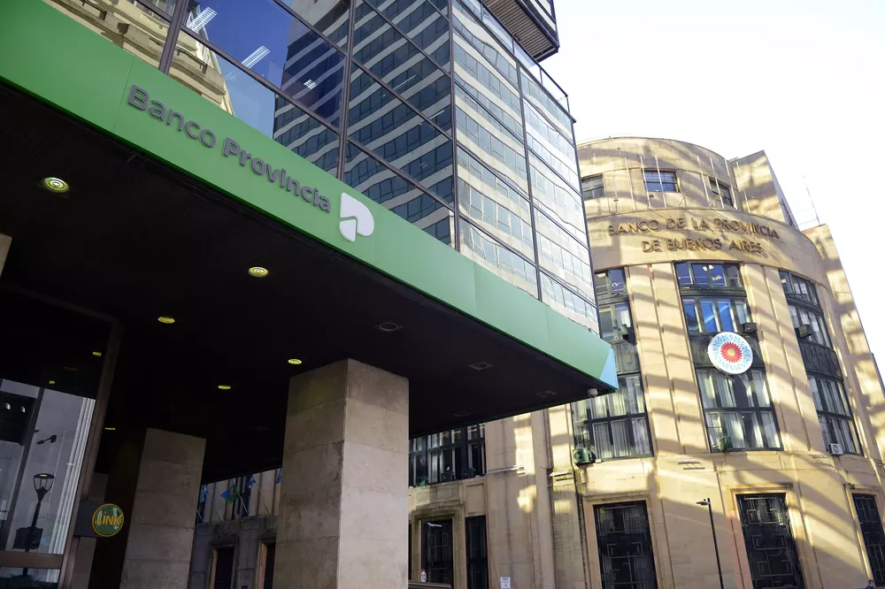 Edificio Esquina y Casa Central de Banco Provincia (1)
