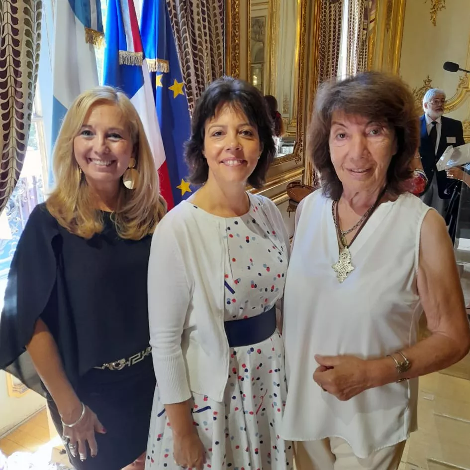 FOTO EMBAJADORA DE FRANCIA DIRECTORA Y PRESIDENTE
