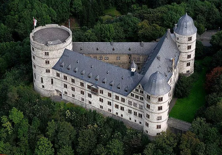 6d82bd51fbca073d949e2f6689c29499-secret-places-germany-castles-1