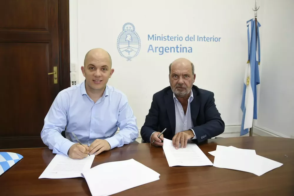 1638873214658_FIRMA CORONEL SUÁREZ