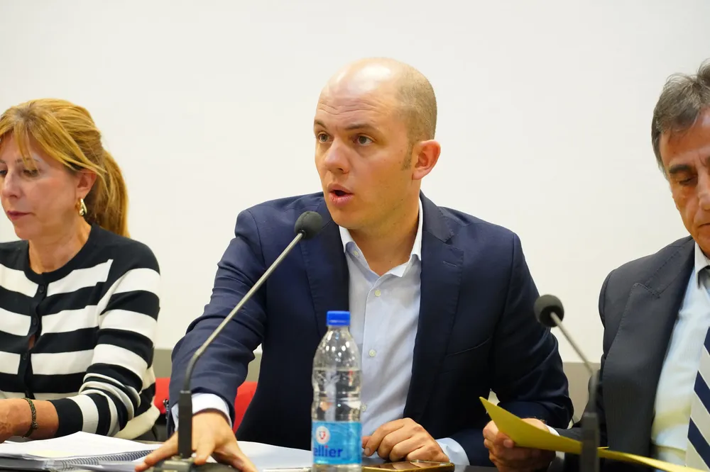 Avelino en Reunión de Comisiones