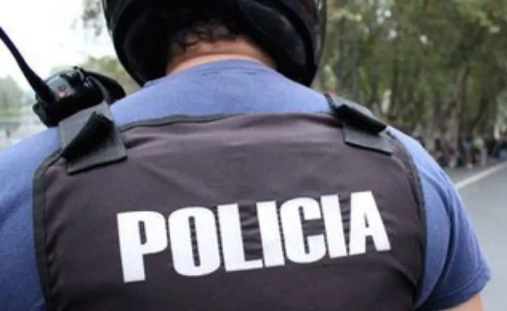 Policía