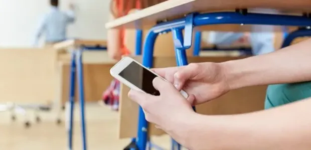 telefonos-en-escuelas-portada