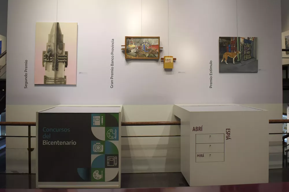 Las tres obras ganadoras están exhibidas junto a otros 20 trabajos seleccionados en el Museo Banco Provincia.