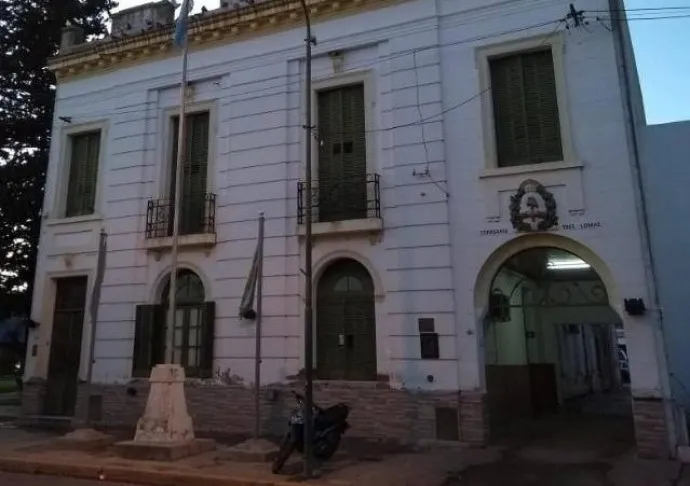 x3v0jfnsv_comisara-de-tres-lomas