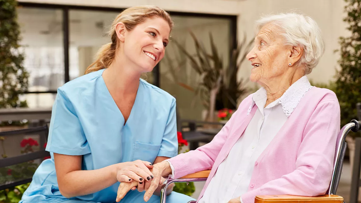 Descubre-las-mejores-ventajas-del-cuidado-de-adultos-mayores-a-domicilio