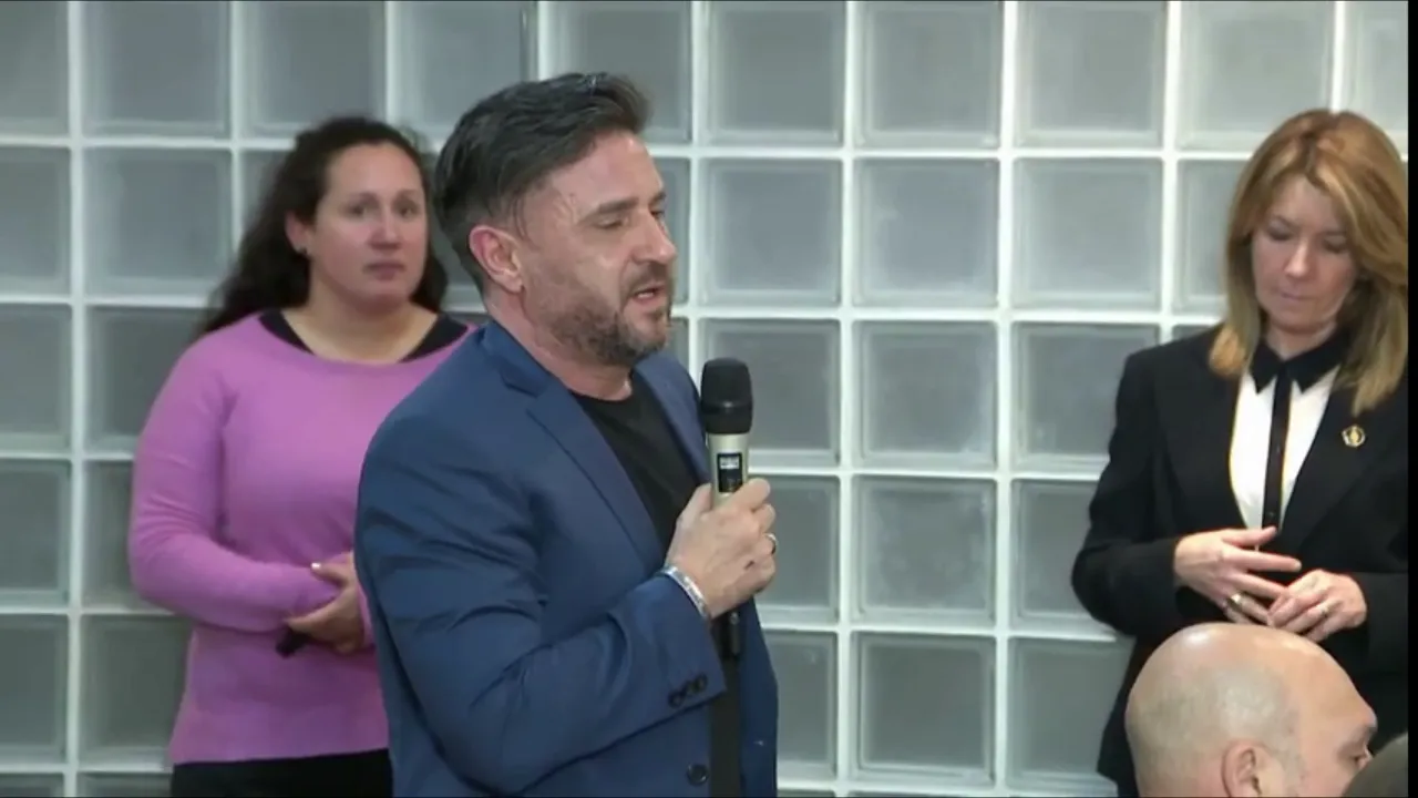 vlcsnap-2024-08-16-19h07m55s483