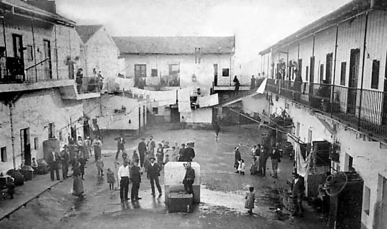 16040718680-El-conventillo-773x458