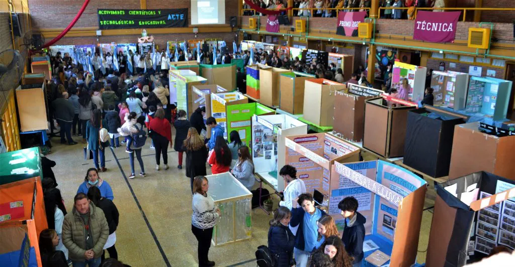 Feria-distrital-de-ciencias--1024x532