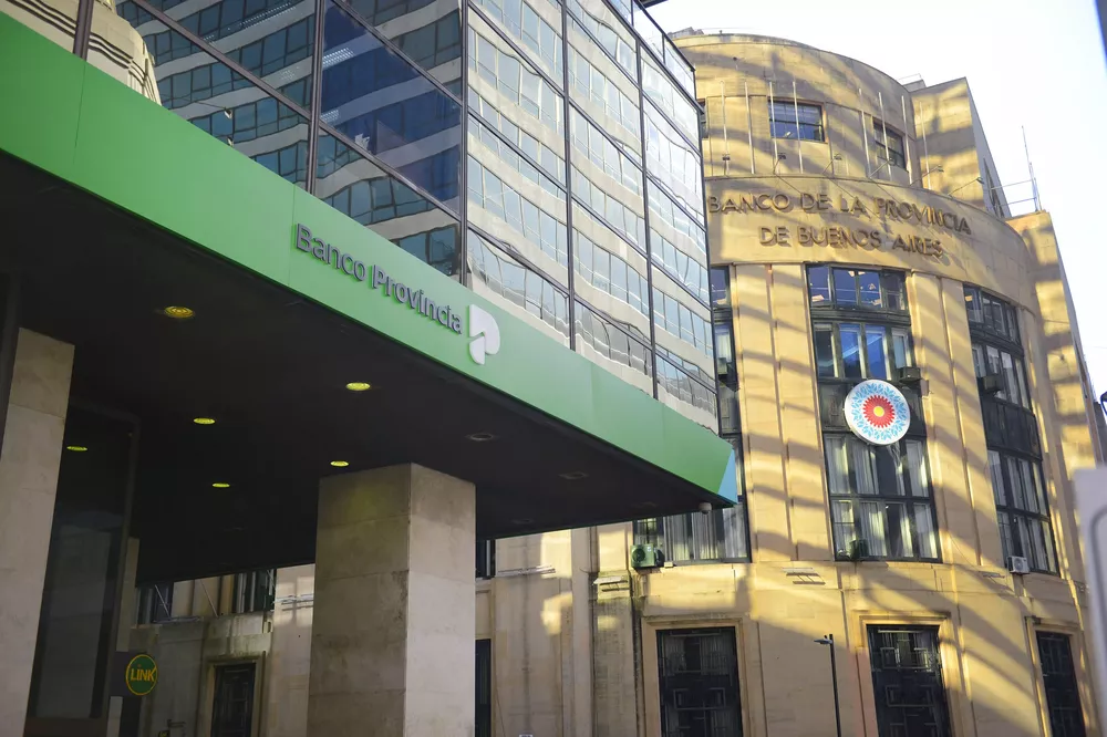 Casa Central y Edificio Esquina de Banco Provincia, en San Martín y Bartolomé Mitre (CABA)